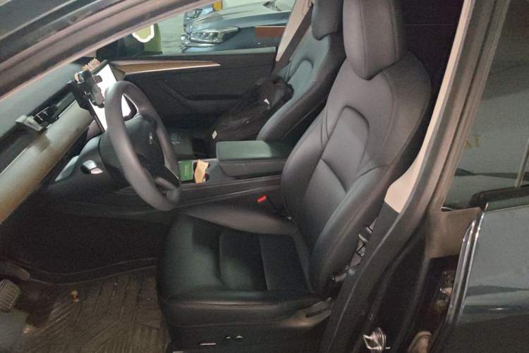Used Tesla Model Y 2022 Rear-Wheel-Drive Version Left Front Seat