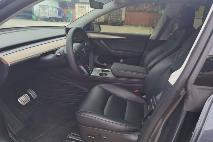 Used Tesla Model Y 2022 Performance High-Performance All-Wheel-Drive Version Left Front Seat