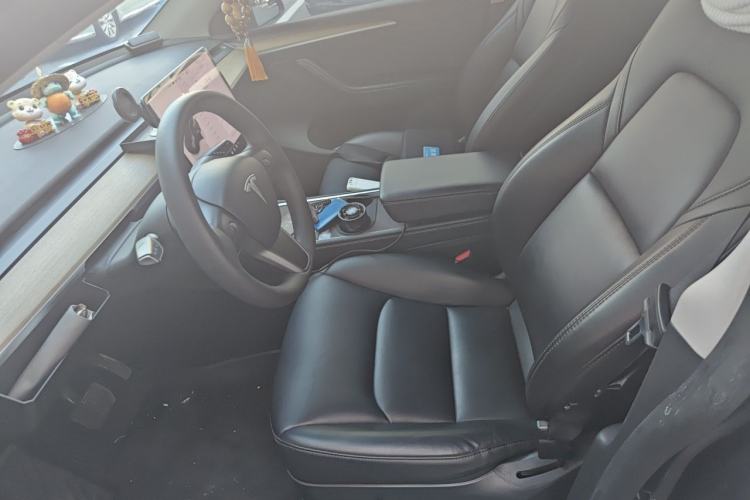 Used Tesla Model Y 2022 Rear-Wheel-Drive Version Left Front Seat