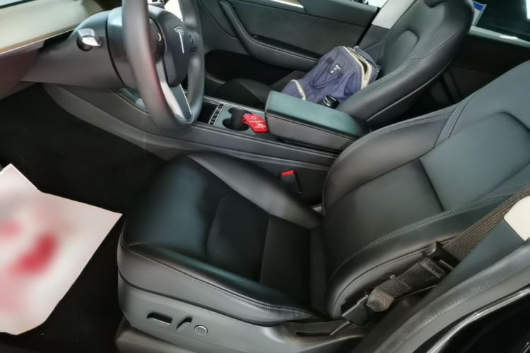 Used Tesla Model Y 2022 Rear-Wheel-Drive Version Left Front Seat