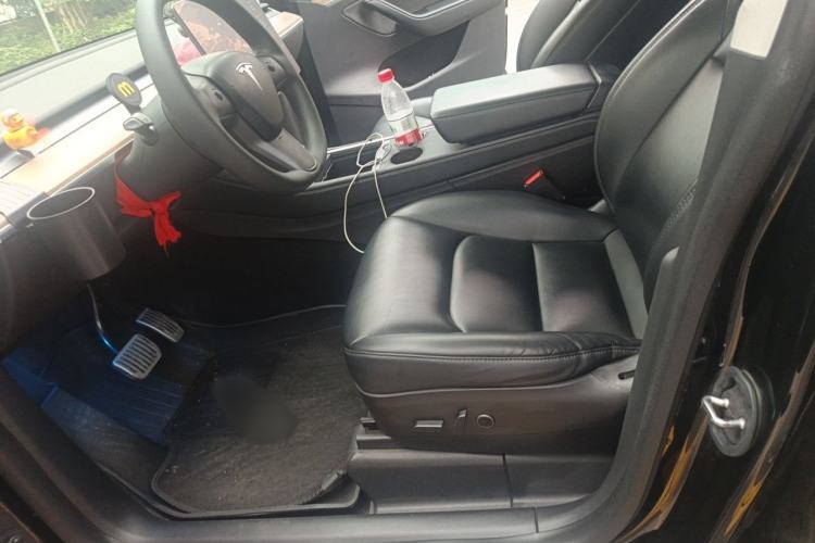 Used Tesla Model Y 2022 Rear-Wheel-Drive Version Left Front Seat