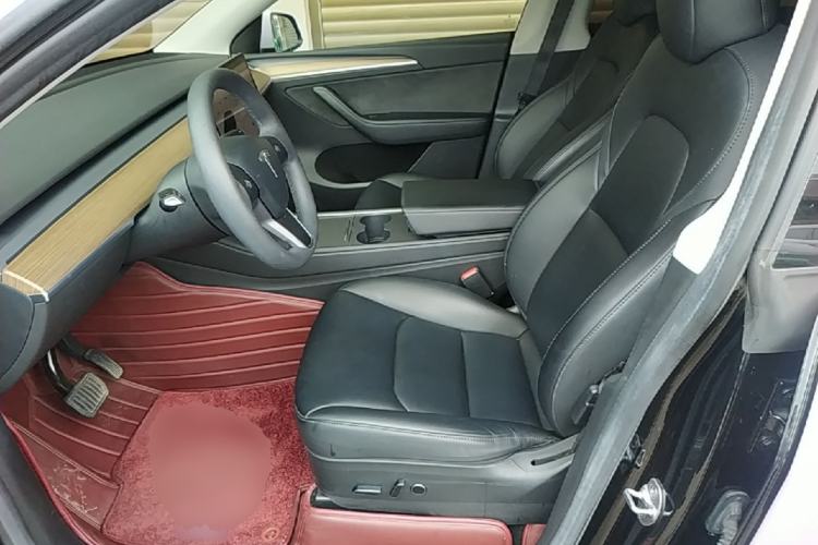 Used Tesla Model Y 2022 Rear-Wheel-Drive Version Left Front Seat