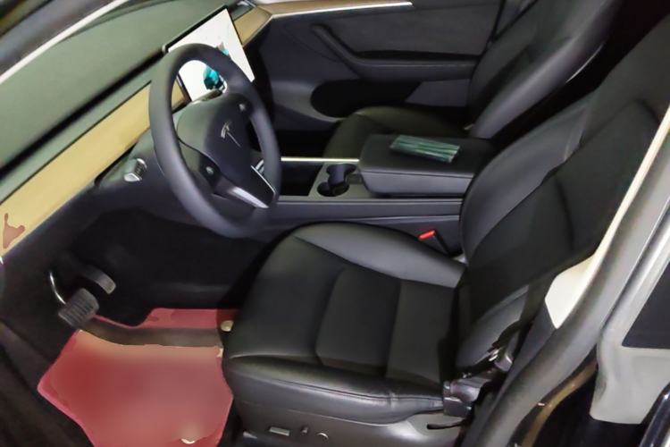 Used Tesla Model Y 2022 Rear-Wheel-Drive Version Left Front Seat