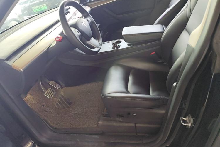 Used Tesla Model Y 2022 Rear-Wheel-Drive Version Left Front Seat