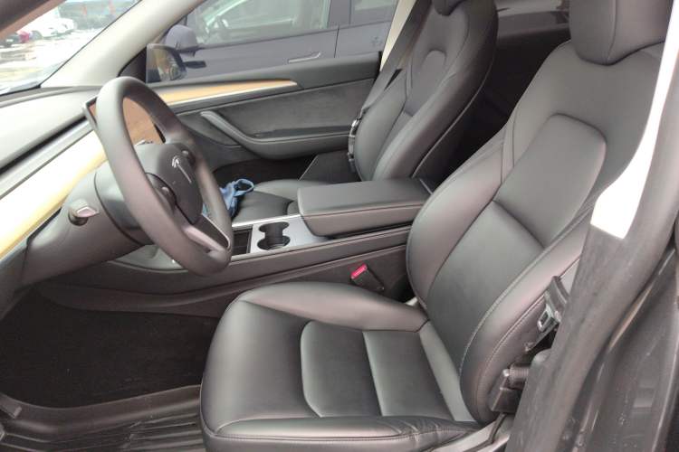 Used Tesla Model Y 2022 Rear-Wheel-Drive Version Left Front Seat