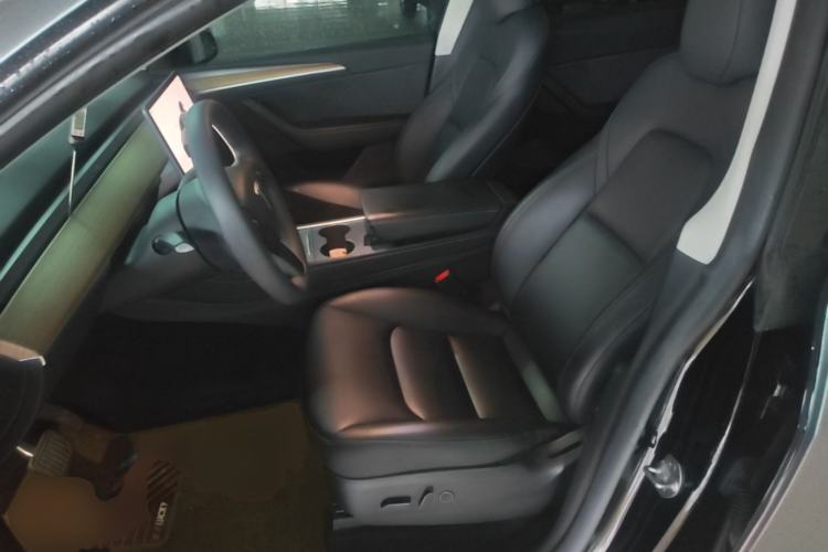 Used Tesla Model Y 2022 Rear-Wheel-Drive Version Left Front Seat