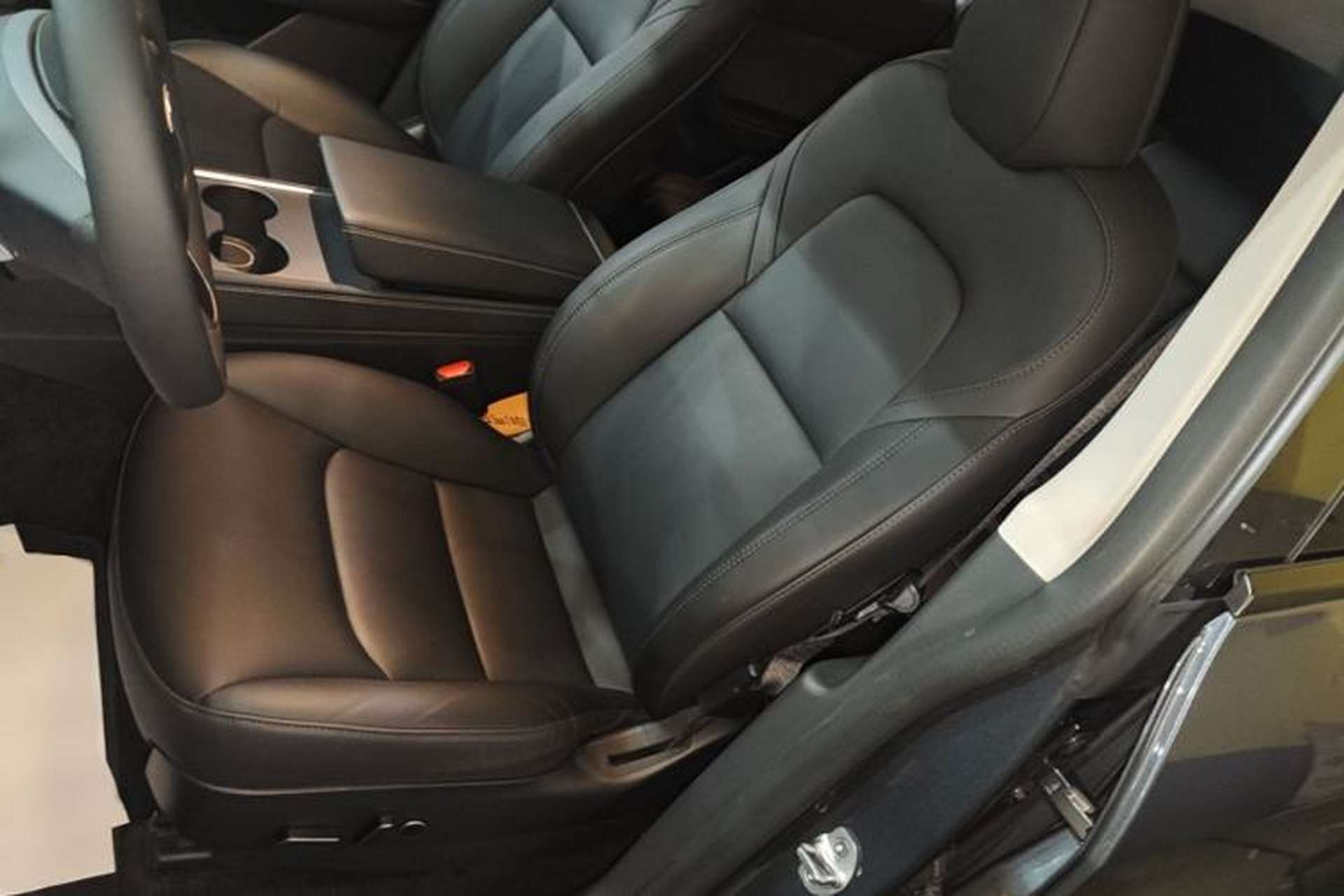 Used Tesla Model Y 2022 Performance High-Performance All-Wheel-Drive Version Left Front Seat