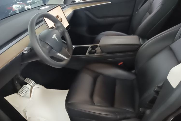 Used Tesla Model Y 2022 Performance High-Performance All-Wheel-Drive Version Left Front Seat