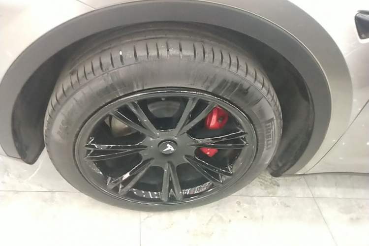 Used Tesla Model Y 2022 Revised Version Rear-Wheel Drive Left Front Wheel Hub