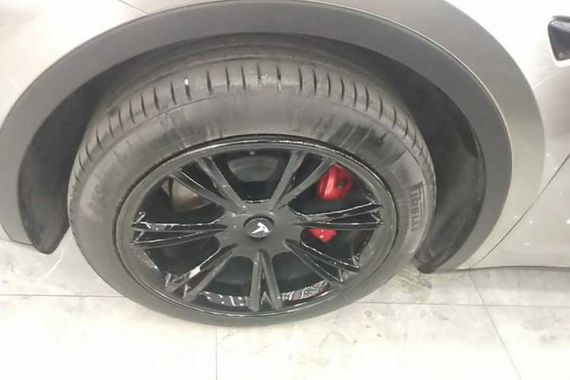 Used Tesla Model Y 2022 Revised Version Rear-Wheel Drive Left Front Wheel Hub