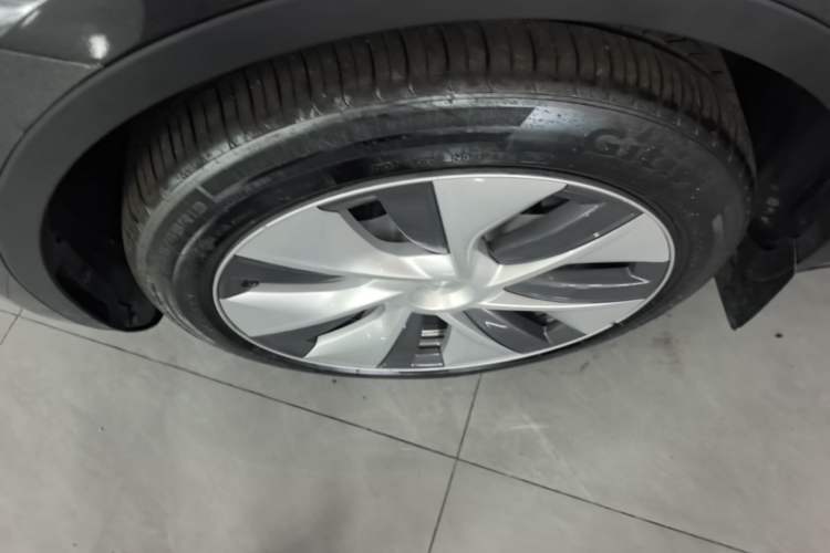 Used Tesla Model Y 2022 Revised Version Rear-Wheel Drive Left Front Wheel Hub