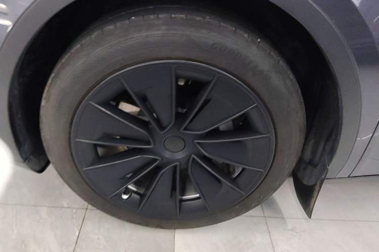 Used Tesla Model Y 2022 Revised Version Rear-Wheel Drive Left Front Wheel Hub