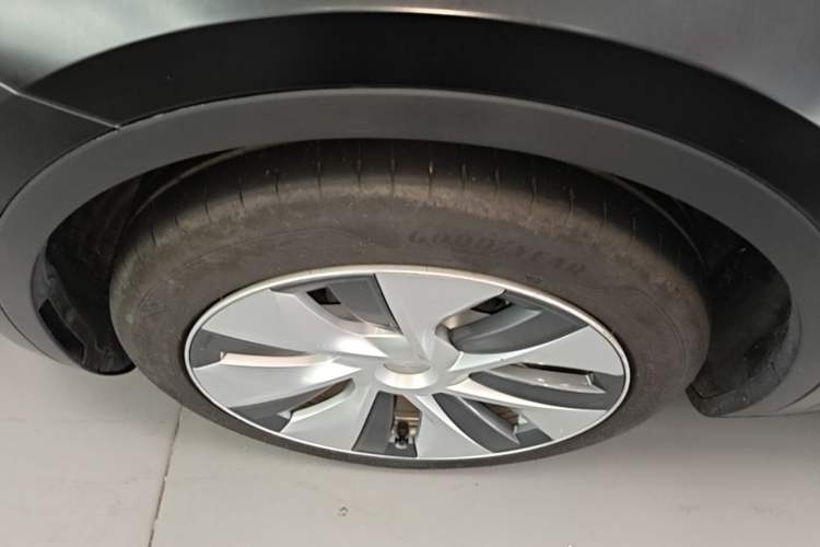 Used Tesla Model Y 2022 Revised Version Rear-Wheel Drive Left Front Wheel Hub