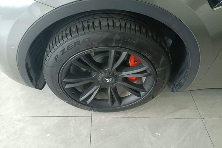 Used Tesla Model Y 2022 Revised Version Rear-Wheel Drive Left Front Wheel Hub