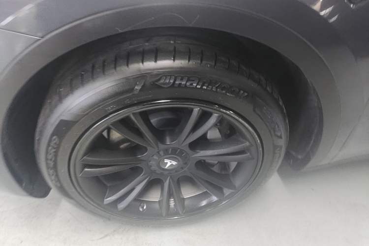 Used Tesla Model Y 2022 Revised Version Rear-Wheel Drive Left Front Wheel Hub