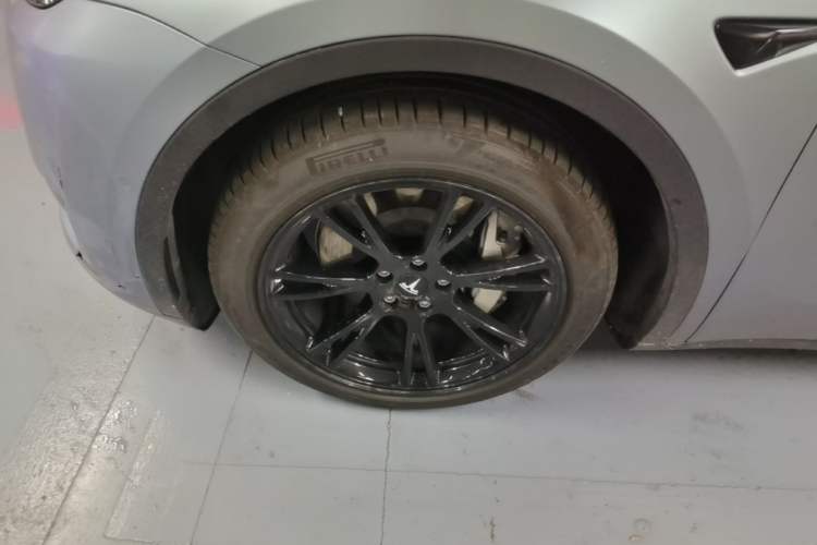 Used Tesla Model Y 2022 Revised Version Rear-Wheel Drive Left Front Wheel Hub