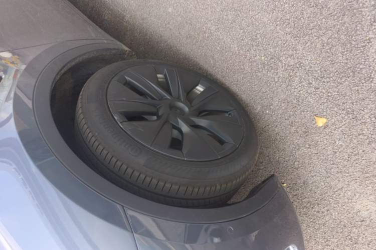Used Tesla Model Y 2022 Rear-Wheel-Drive Version Left Front Wheel Hub