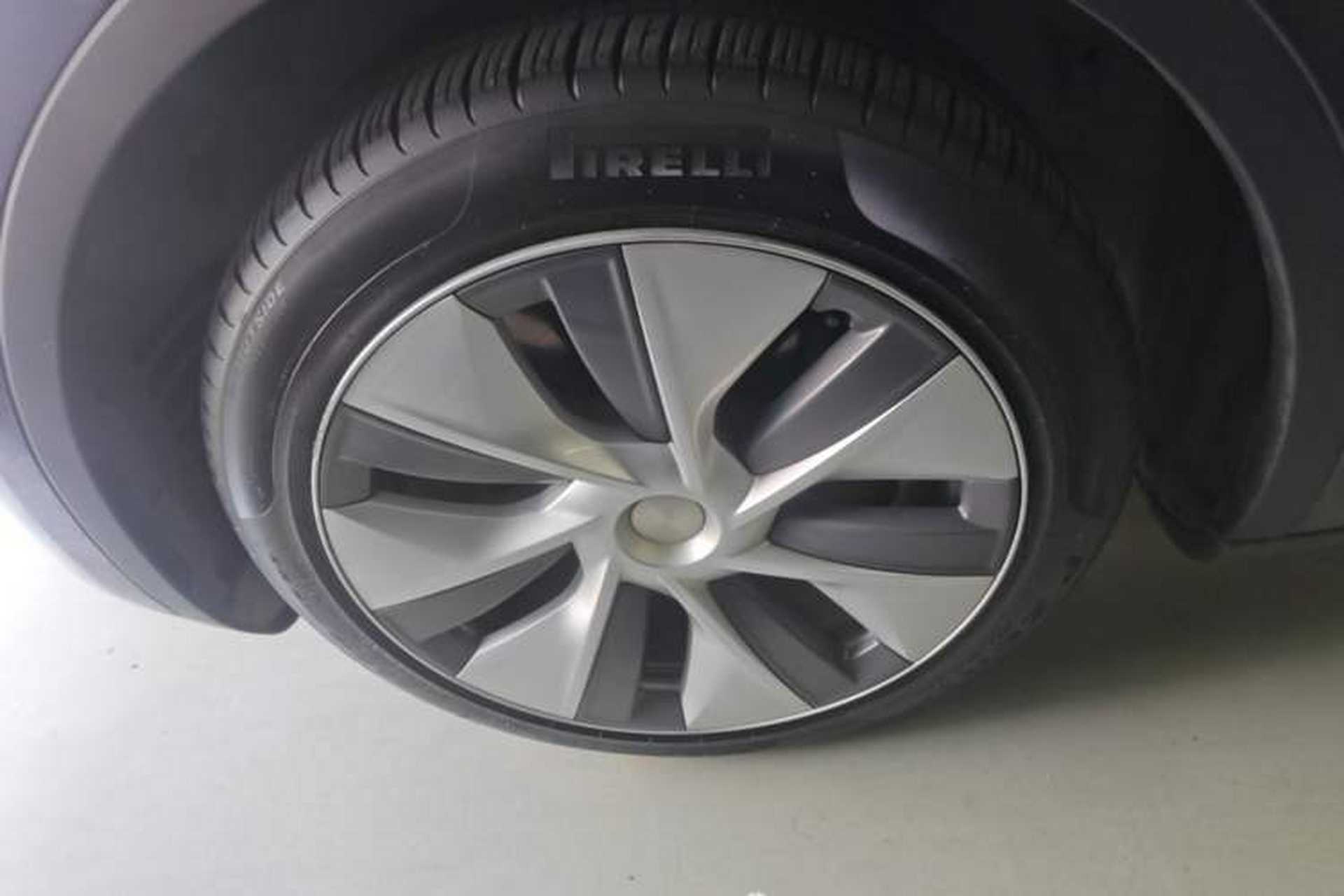 Used Tesla Model Y 2022 Revised Version Rear-Wheel Drive Left Front Wheel Hub