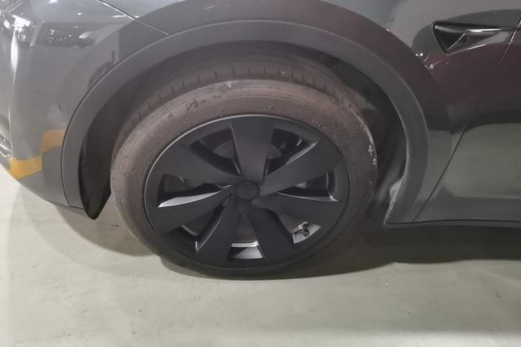 Used Tesla Model Y 2022 Revised Version Rear-Wheel Drive Left Front Wheel Hub