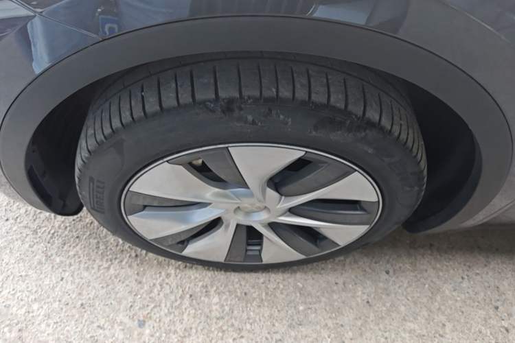 Used Tesla Model Y 2022 Revised Version Rear-Wheel Drive Left Front Wheel Hub