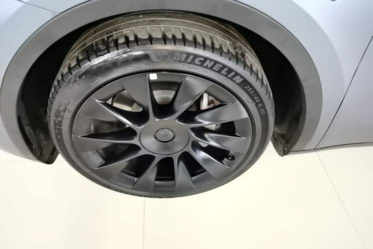 Used Tesla Model Y 2022 Rear-Wheel-Drive Version Left Front Wheel Hub