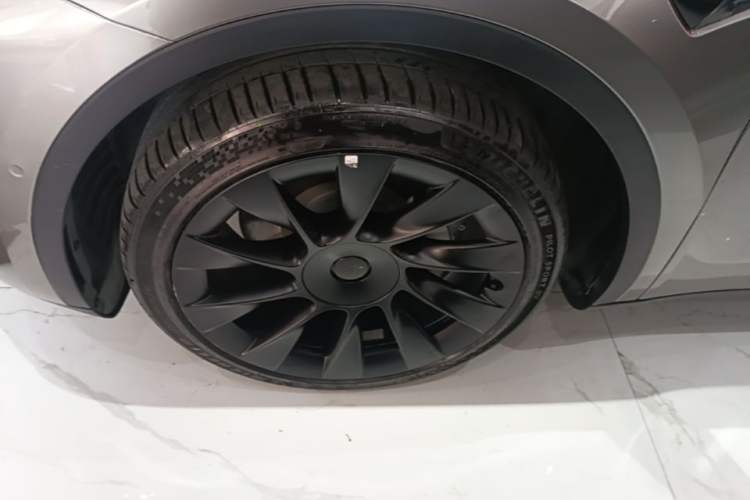 Used Tesla Model Y 2022 Revised Version Rear-Wheel Drive Left Front Wheel Hub