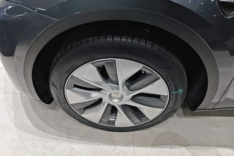 Used Tesla Model Y 2022 Revised Version Rear-Wheel Drive Left Front Wheel Hub