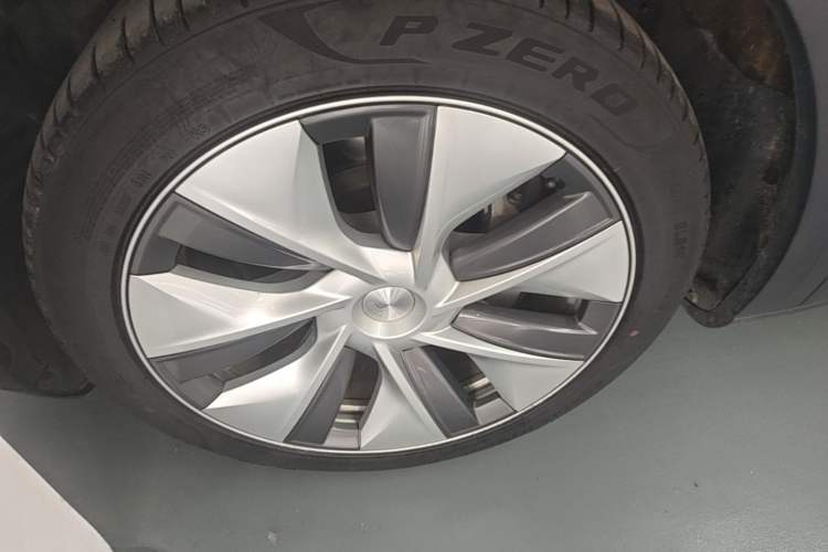 Used Tesla Model Y 2022 Revised Version Rear-Wheel Drive Left Front Wheel Hub