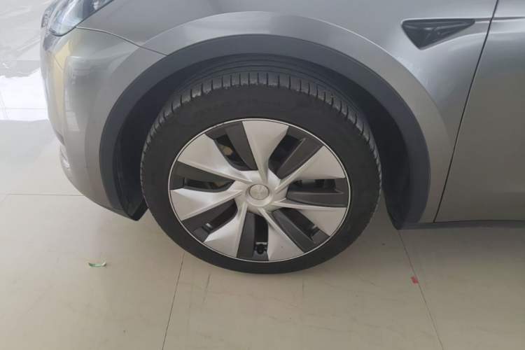 Used Tesla Model Y 2022 Rear-Wheel-Drive Version Left Front Wheel Hub
