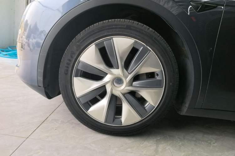 Used Tesla Model Y 2022 Revised Version Rear-Wheel Drive Left Front Wheel Hub