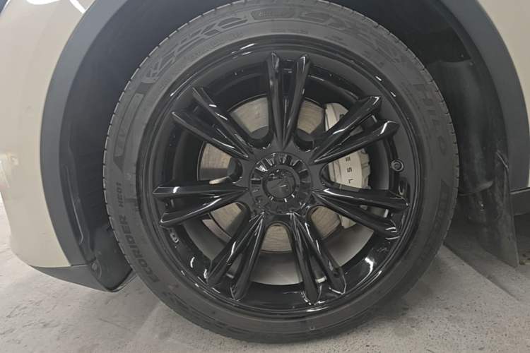 Used Tesla Model Y 2022 Revised Version Rear-Wheel Drive Left Front Wheel Hub