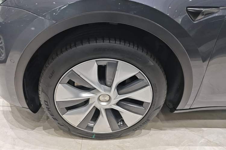 Used Tesla Model Y 2022 Revised Version Rear-Wheel Drive Left Front Wheel Hub