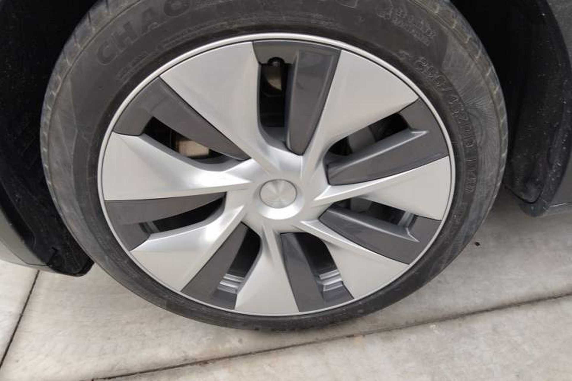 Used Tesla Model Y 2022 Rear-Wheel-Drive Version Left Front Wheel Hub