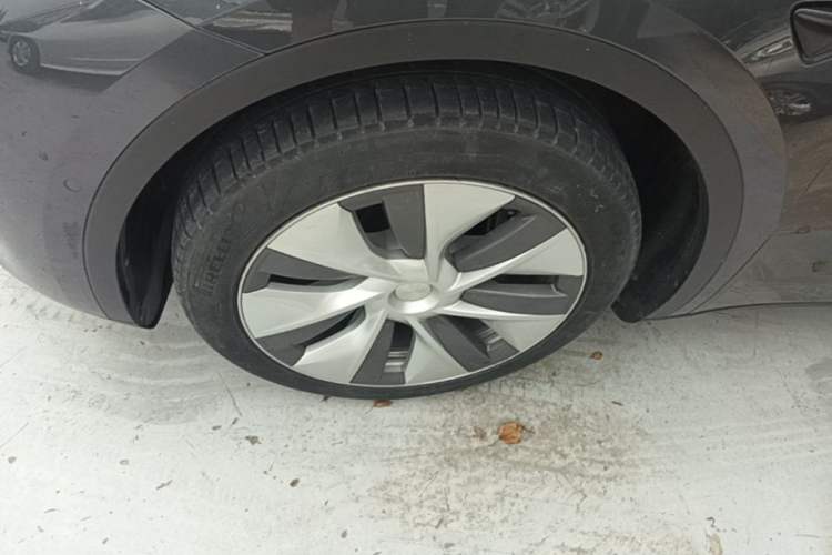 Used Tesla Model Y 2022 Rear-Wheel-Drive Version Left Front Wheel Hub