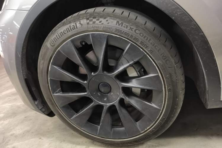 Used Tesla Model Y 2022 Rear-Wheel-Drive Version Left Front Wheel Hub