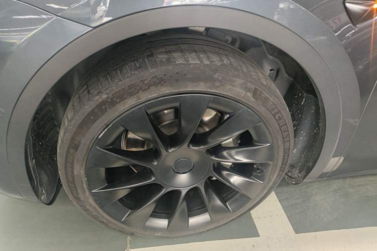 Used Tesla Model Y 2022 Revised Version Long-Range All-Wheel Drive Left Front Wheel Hub