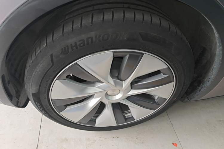 Used Tesla Model Y 2022 Revised Version Rear-Wheel Drive Left Front Wheel Hub