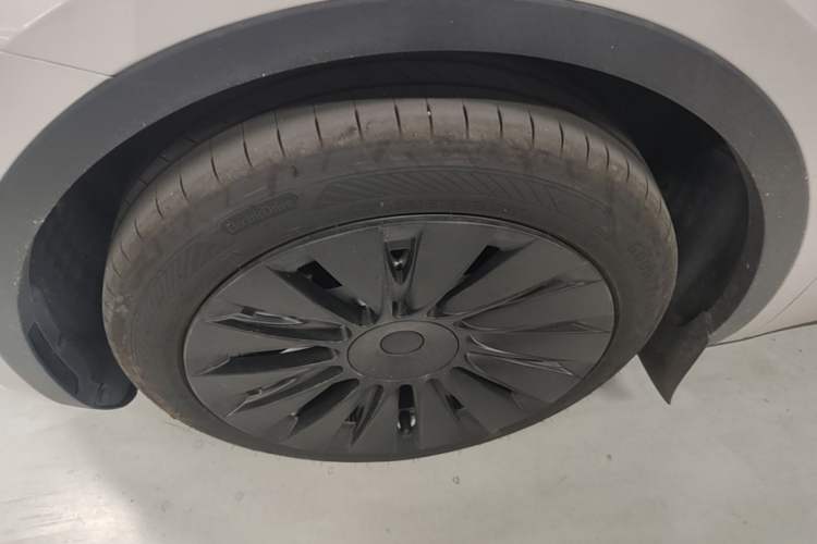 Used Tesla Model Y 2022 Rear-Wheel-Drive Version Left Front Wheel Hub