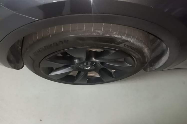 Used Tesla Model Y 2022 Revised Version Rear-Wheel Drive Left Front Wheel Hub