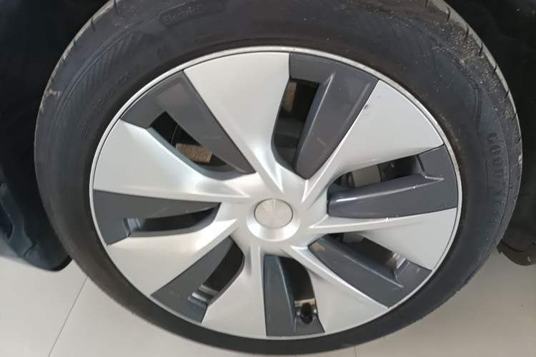 Used Tesla Model Y 2022 Revised Version Rear-Wheel Drive Left Front Wheel Hub