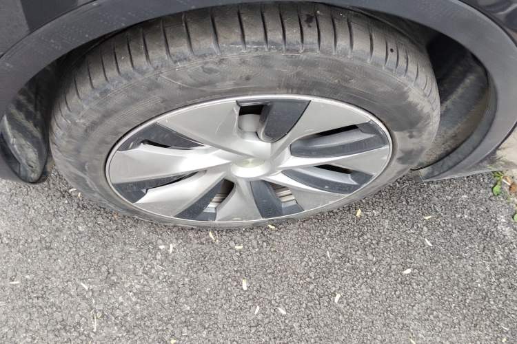 Used Tesla Model Y 2022 Revised Version Rear-Wheel Drive Left Front Wheel Hub