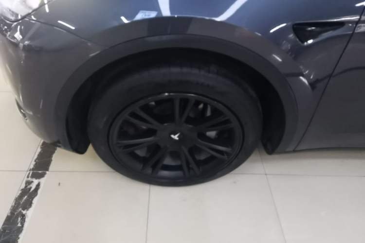 Used Tesla Model Y 2022 Revised Version Rear-Wheel Drive Left Front Wheel Hub