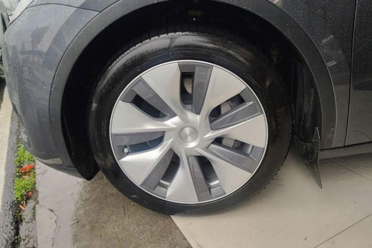 Used Tesla Model Y 2022 Revised Version Rear-Wheel Drive Left Front Wheel Hub