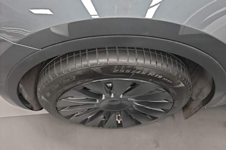 Used Tesla Model Y 2022 Revised Version Rear-Wheel Drive Left Front Wheel Hub
