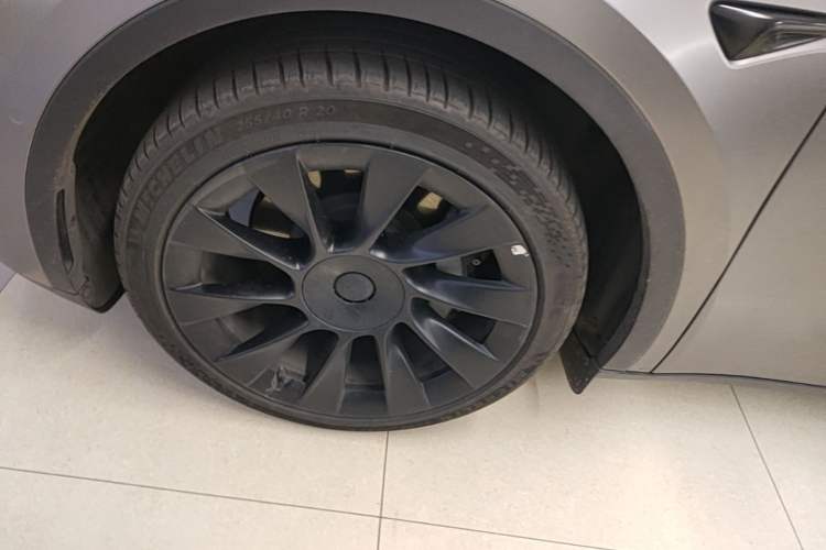 Used Tesla Model Y 2022 Revised Version Rear-Wheel Drive Left Front Wheel Hub