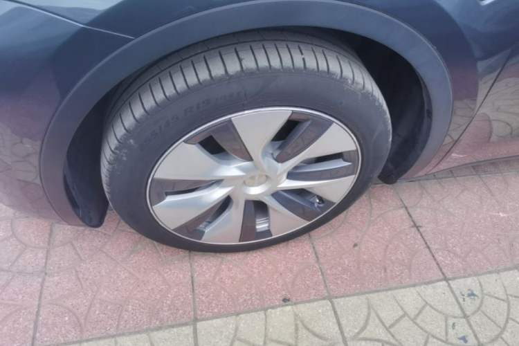 Used Tesla Model Y 2022 Revised Version Rear-Wheel Drive Left Front Wheel Hub