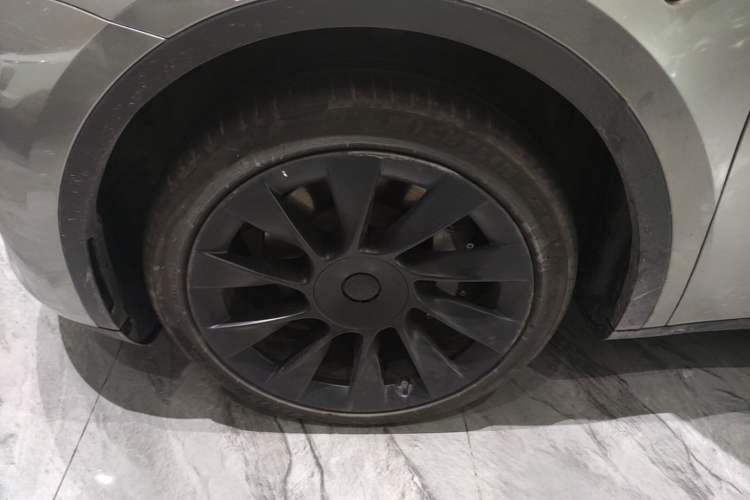 Used Tesla Model Y 2022 Revised Version Rear-Wheel Drive Left Front Wheel Hub