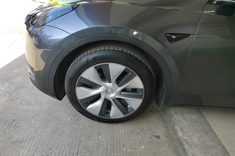 Used Tesla Model Y 2022 Revised Version Rear-Wheel Drive Left Front Wheel Hub