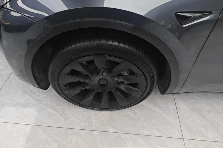 Used Tesla Model Y 2022 Revised Version Rear-Wheel Drive Left Front Wheel Hub