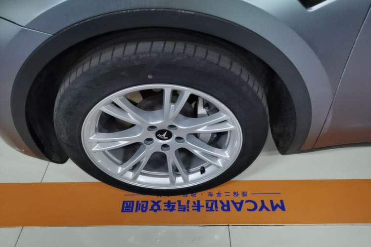 Used Tesla Model Y 2022 Revised Version Long-Range All-Wheel Drive Left Front Wheel Hub